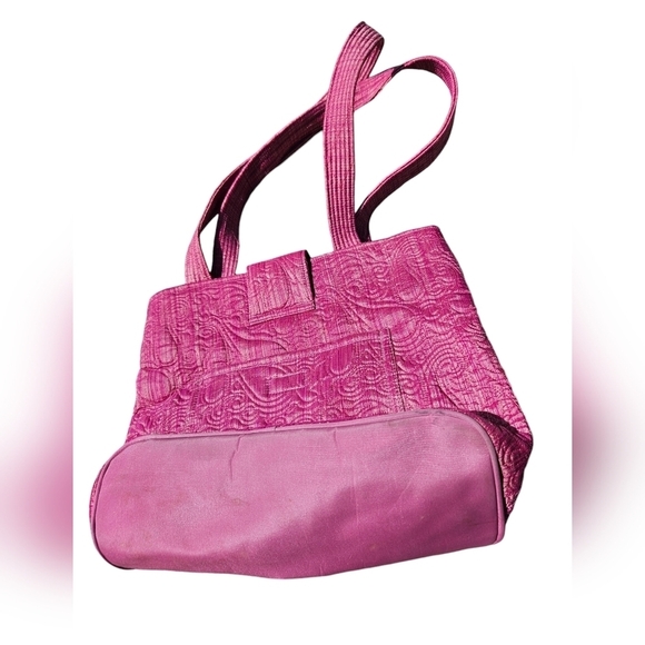 Donna Sharp Raspberry Quilted Bag - Picture 10 of 10